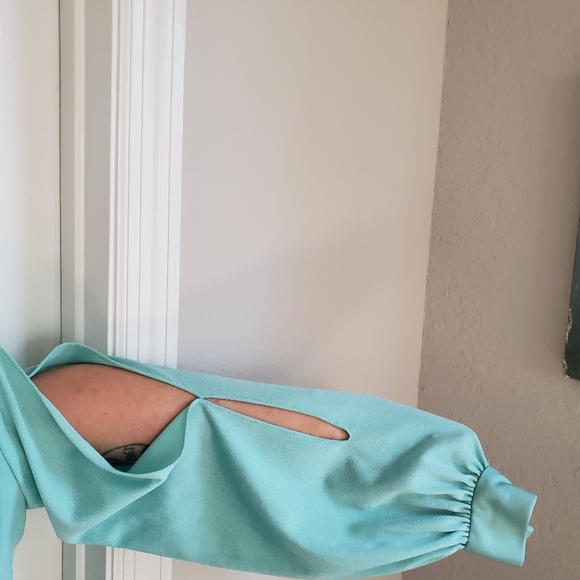 STUNNING VINTAGE CUSTOM MADE DRESS W/PEEP👀 SLEEVE - Picture 7 of 8